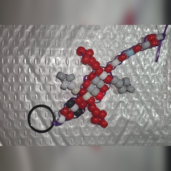 Custom keychain. All earnings will be donated to the FaerieLand Rescue. - Picture 10 of 12